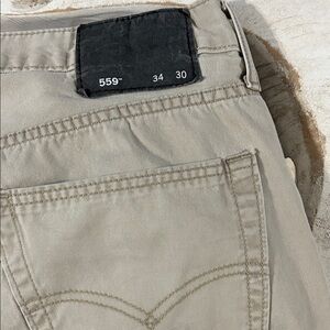 Levi's Men's Beige Relaxed Jeans